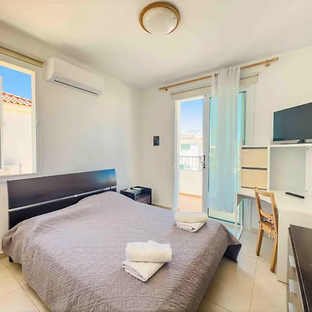 فيلة Rena - 3br Retreat Near Kalamies باراليمني