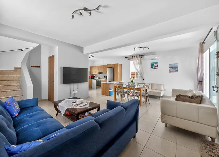 Rena - 3br Retreat Near Kalamies * פאראלימני