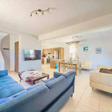 Vilă Rena - 3br Retreat Near Kalamies Paralimni