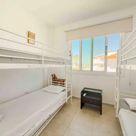 Vilă Rena - 3br Retreat Near Kalamies Paralimni