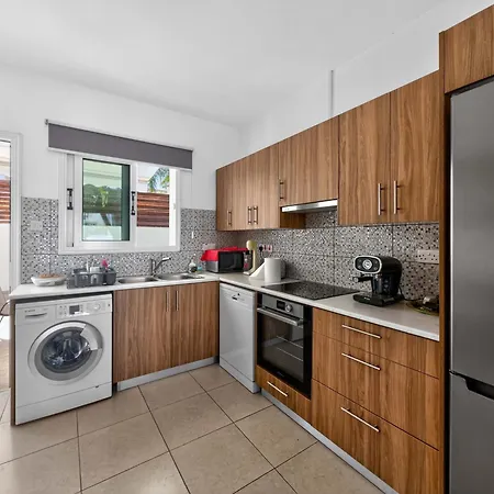 Rena - 3br Retreat Near Kalamies Villa *
