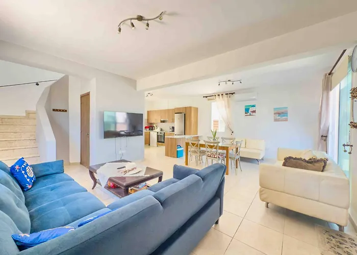 Willa Rena - 3br Retreat Near Kalamies Paralimni