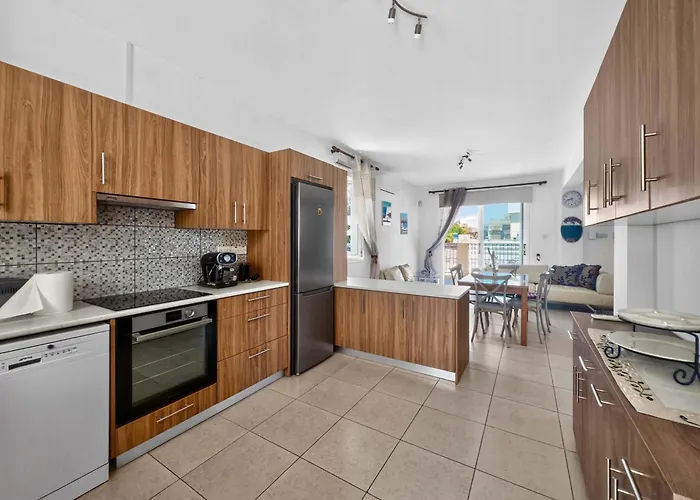 Willa Rena - 3br Retreat Near Kalamies Paralimni