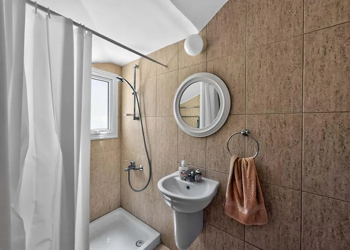 Willa Rena - 3br Retreat Near Kalamies Paralimni