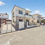 Villa Rena - 3br Retreat Near Kalamies