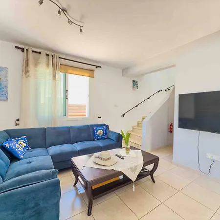 Rena - 3br Retreat Near Kalamies Villa Paralímni