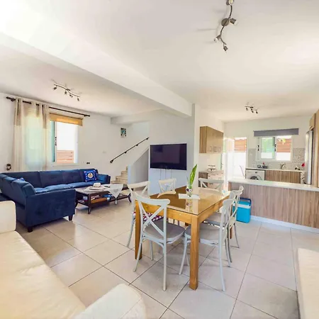 Villa Rena - 3br Retreat Near Kalamies *